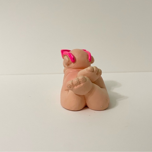 Vintage Wetherbee Pig Figurine Sun Bathing Figure - Picture 13 of 14